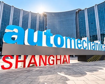 Благодарим на Xinhua Net News, че поканиха производителя на кабини за боядисване Guangli на интервю